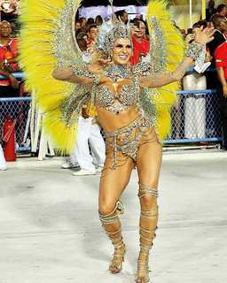 Lívia Andrade feet photo thumbnail