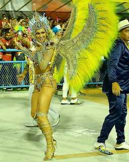 Lívia Andrade feet photo thumbnail