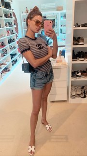 Isis Valverde feet photo thumbnail