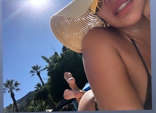 Vida Guerra feet photo thumbnail
