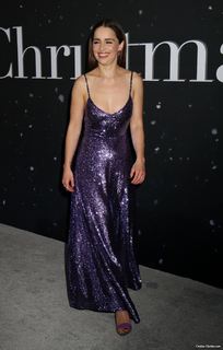 Emilia Clarke feet photo thumbnail
