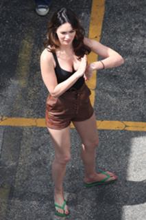 Megan Fox feet photo thumbnail
