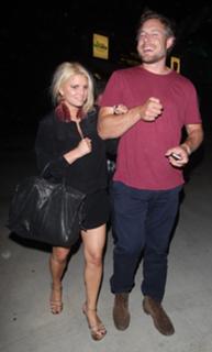 Jessica Simpson feet photo thumbnail