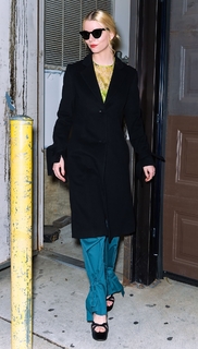 Anya Taylor-Joy feet photo thumbnail