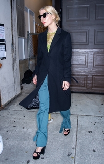 Anya Taylor-Joy feet photo thumbnail