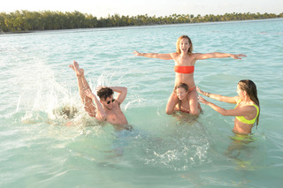 Brooke Burke feet photo thumbnail