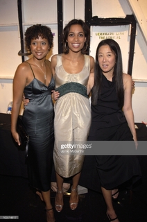 Rosario Dawson feet photo thumbnail