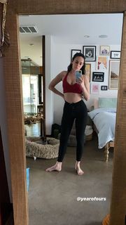 Rumer Willis feet photo thumbnail