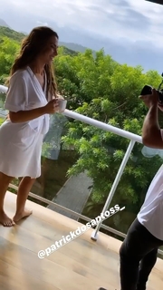 Nicole Bahls feet photo thumbnail