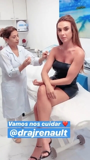Nicole Bahls feet photo thumbnail
