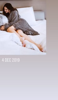 Amy Jackson feet photo thumbnail