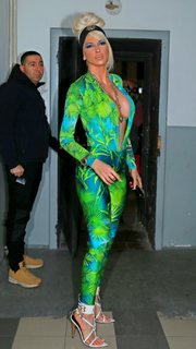 Jelena Karleusa feet photo thumbnail