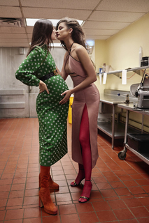 Taylor Hill feet photo thumbnail
