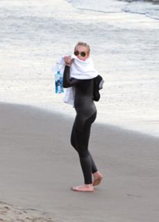 Lindsay Lohan feet photo thumbnail