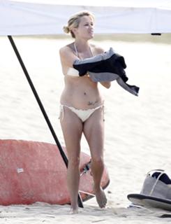 Reese Witherspoon feet photo thumbnail