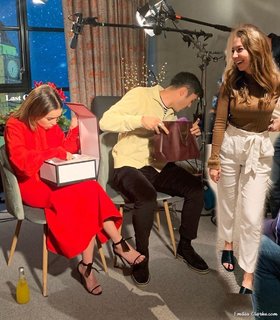 Emilia Clarke feet photo thumbnail