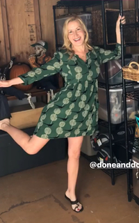 Angela Kinsey feet photo thumbnail
