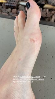 Gabbie Hanna feet photo thumbnail