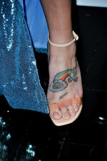Kesha feet photo thumbnail