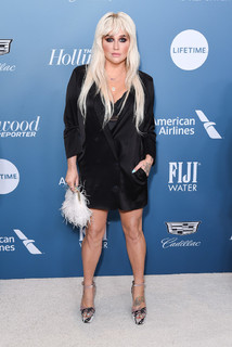 Kesha feet photo thumbnail