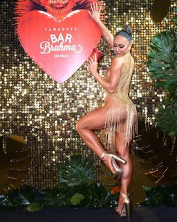 Sabrina Sato feet photo thumbnail