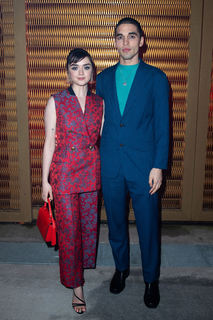 Maisie Williams feet photo thumbnail