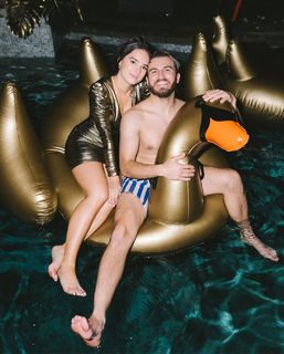 Natalie Noel Mariduena feet photo thumbnail