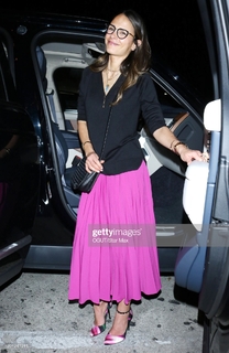 Jordana Brewster feet photo thumbnail