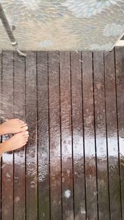 Kylie Jenner feet photo thumbnail
