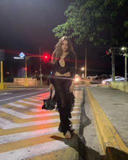 Xenia Tchoumitcheva feet photo thumbnail