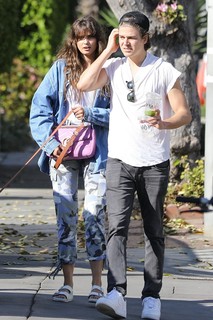 Taylor Hill feet photo thumbnail