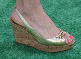 Julie Benz feet photo thumbnail
