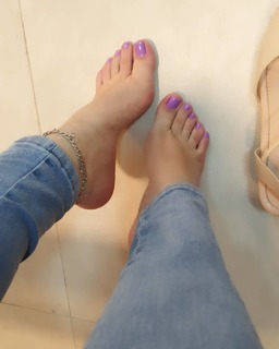Isa Pes feet photo thumbnail