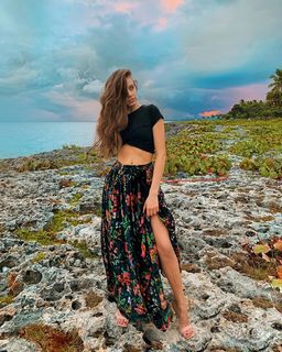 Xenia Tchoumitcheva feet photo thumbnail