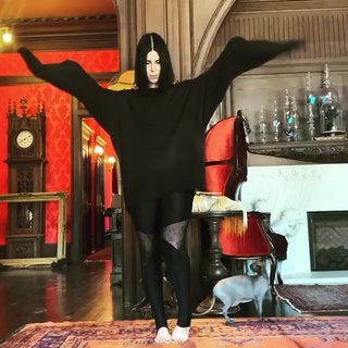 Katherine von Drachenberg feet photo thumbnail
