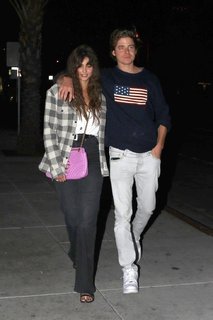 Taylor Hill feet photo thumbnail
