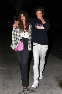 Taylor Hill feet photo thumbnail
