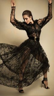 Malaika Arora feet photo thumbnail