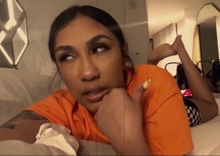 Queen Naija feet photo thumbnail