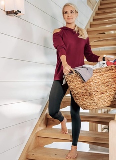 Carrie Underwood feet photo thumbnail