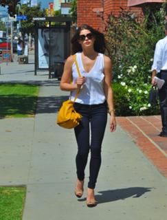 Ashley Greene feet photo thumbnail