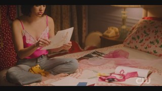 Lucy Hale feet photo thumbnail