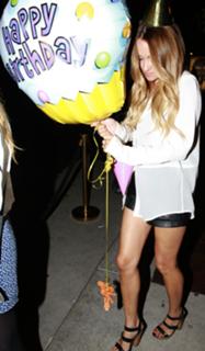 Lauren Conrad feet photo thumbnail