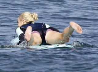 Lindsay Lohan feet photo thumbnail