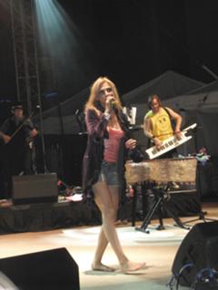 Debbie Gibson feet photo thumbnail