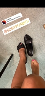 Veronica Maya feet photo thumbnail