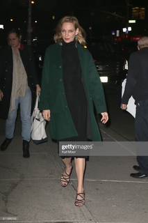 Uma Thurman feet photo thumbnail
