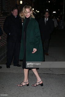 Uma Thurman feet photo thumbnail