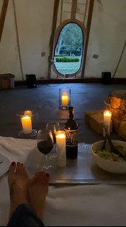 Brooke Burke feet photo thumbnail