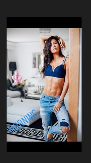 Elisabetta Gregoraci feet photo thumbnail